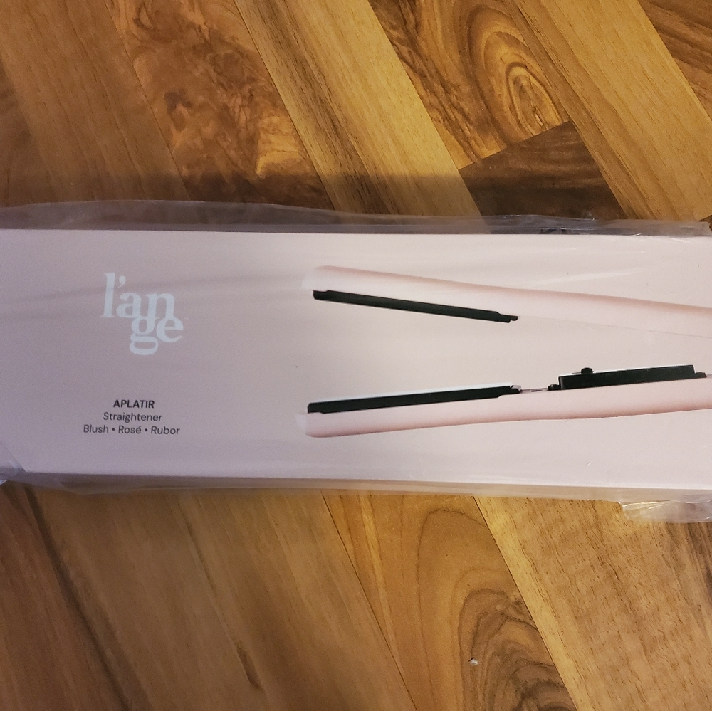 NWT Blush L'ange Aplatir Straightener